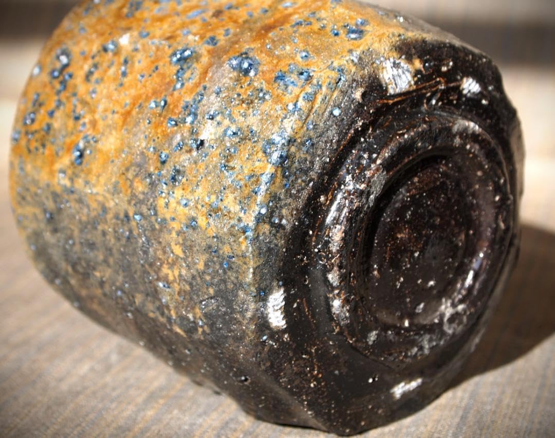 紺地団扇流水茶碗 水無月窯 芳哉造中古 紺地団扇流水茶碗 水無月